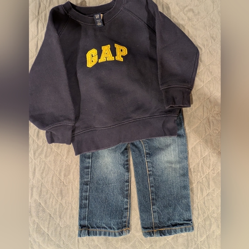 GAP 2T Navy Sweatshirt and Denim Jeans Set